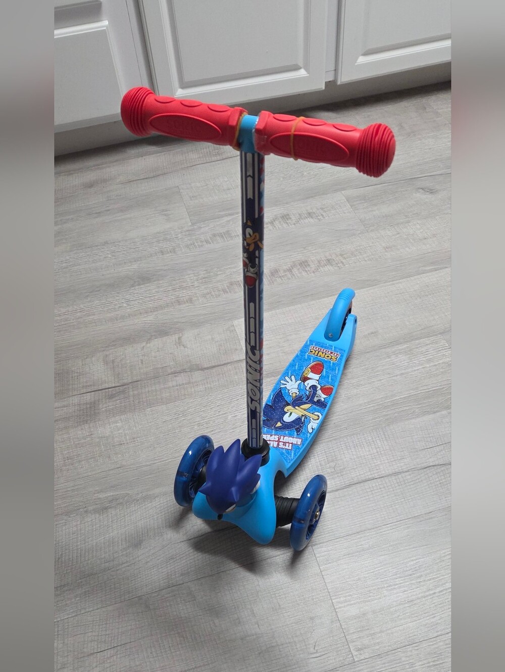 Sonic 3 Wheel Scooter